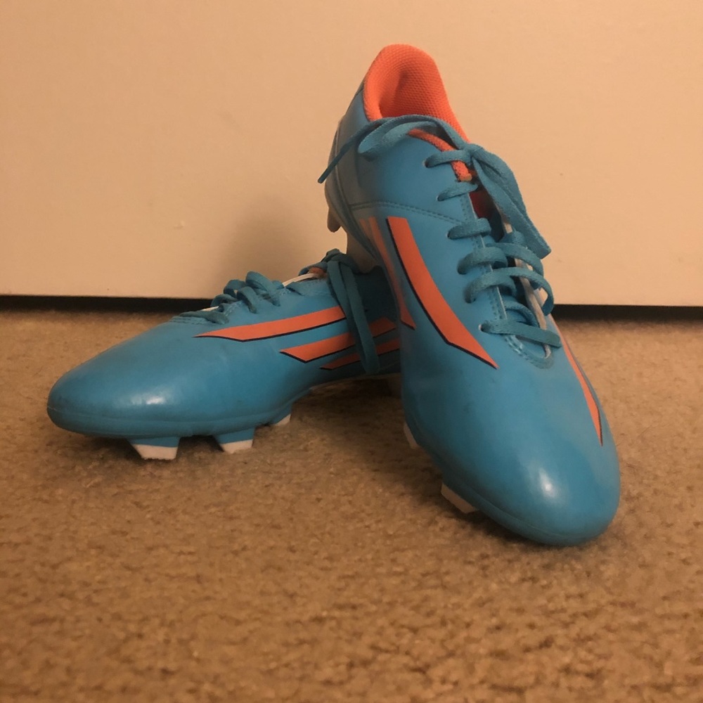 Women’s soccer cleats